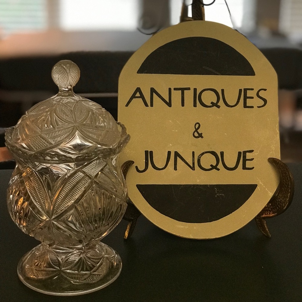 VTG Round Crystal Clear Footed with Dome Lid Pedstal Candy Dish!